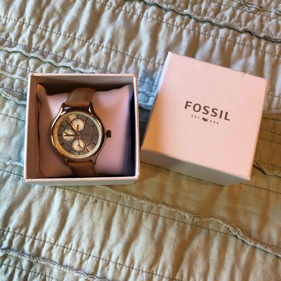 Fossil Rhinestone Watch with Tan Leather Band batt - Picture 2 of 14